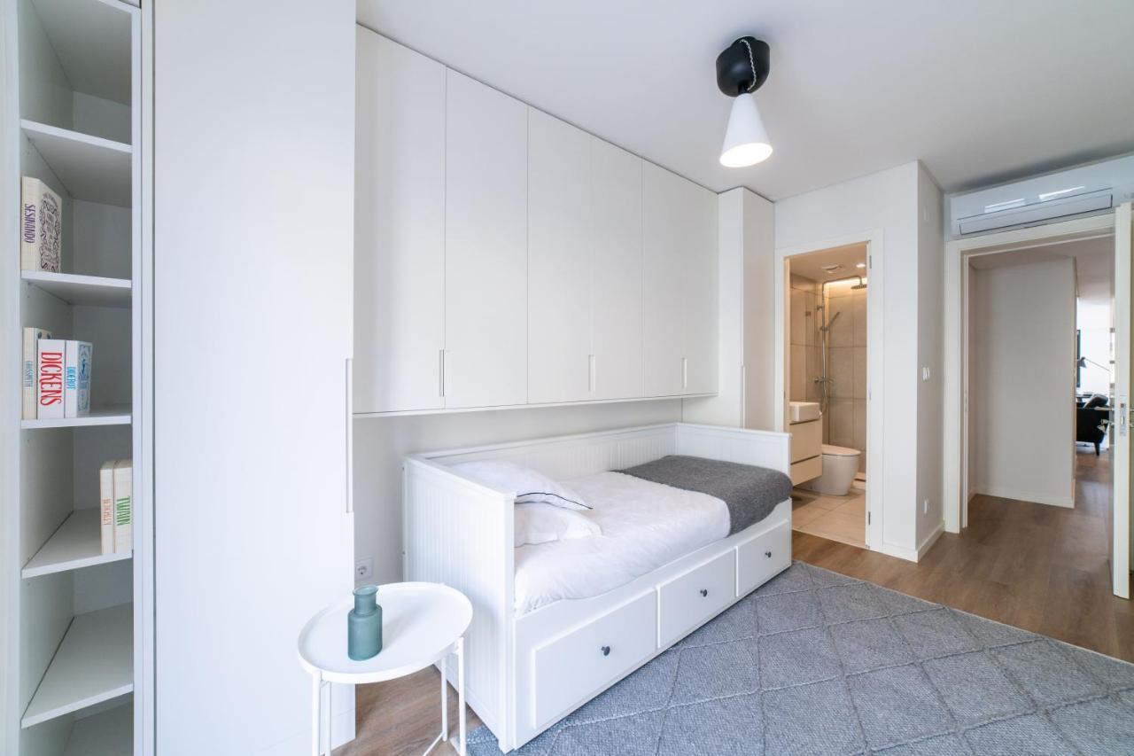 Lusiadas 53 2ºd - Beautiful Two-Bedroom Apartment Lisboa المظهر الخارجي الصورة